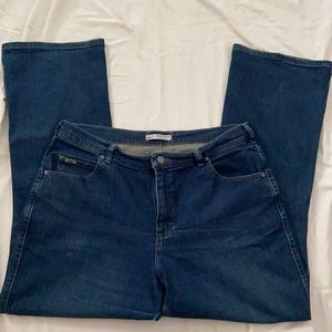 Gently used. Women’s size 14 short Lee jeans.